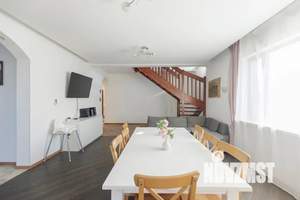 Дом 200м², 2-этажный, посуточно,