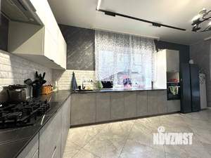 Дом 266м², 2-этажный, участок 6 сот.