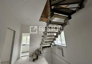 Дом 190м², 3-этажный, участок 4 сот.