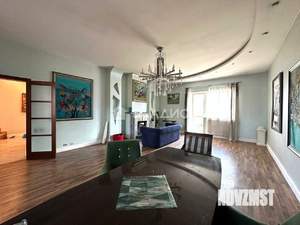 Дом 400м², 2-этажный, участок 10 сот.