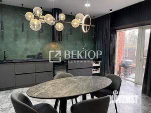 Таунхаус 300м², 3-этажный, участок 1 сот.