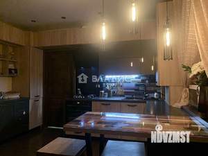 Дом 260м&sup2;, 3-этажный, участок 8 сот.  