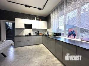 Дом 266м², 2-этажный, участок 6 сот.  