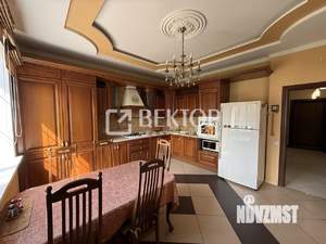 Коттедж 261м², 2-этажный, участок 7 сот.  