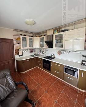 Дом 160м², 2-этажный, участок 6 сот.  