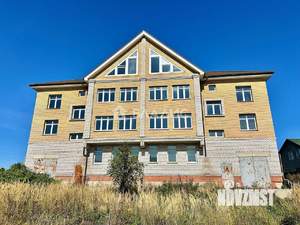 Таунхаус 1300м², 3-этажный, участок 14 сот.  