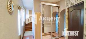 Коттедж 180м², 2-этажный, участок 6 сот.  