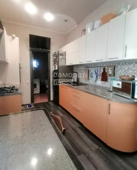 Дом 100м&sup2;, 2-этажный, участок 3 сот.  