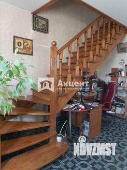 Коттедж 212м², 2-этажный, участок 6 сот.  