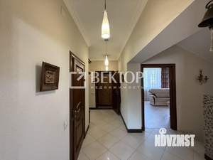 Коттедж 261м², 2-этажный, участок 7 сот.  