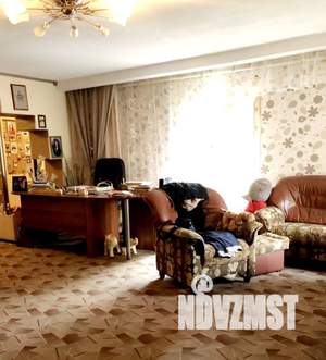 Коттедж 270м², 2-этажный, участок 10 сот.  