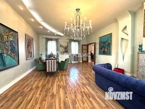 Дом 400м², 2-этажный, участок 10 сот.  