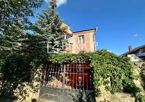 Дом 358м², 3-этажный, участок 7 сот.  