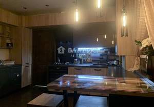 Дом 260м&sup2;, 3-этажный, участок 8 сот.  