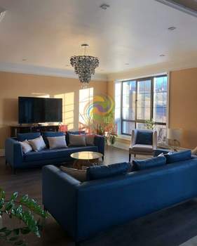 Дом 547м², 3-этажный, участок 7 сот.  