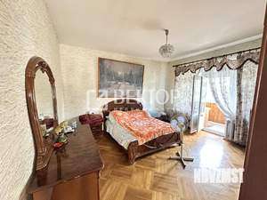 Коттедж 358м², 3-этажный, участок 7 сот.  