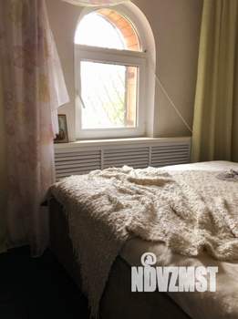 Коттедж 270м², 2-этажный, участок 10 сот.  