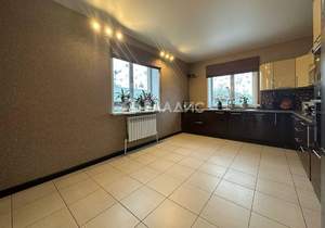 Дом 311м&sup2;, 2-этажный, участок 7 сот.  