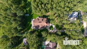 Коттедж 613м², 3-этажный, участок 50 сот.  