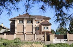 Коттедж 373м², 3-этажный, участок 16 сот.  