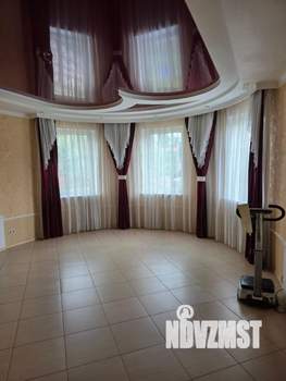 Коттедж 261м², 2-этажный, участок 7 сот.  