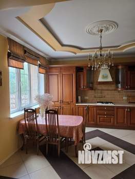 Коттедж 261м², 2-этажный, участок 7 сот.  