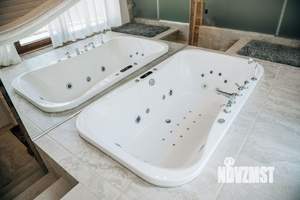 Коттедж 613м², 3-этажный, участок 50 сот.  