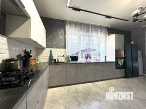 Дом 266м², 2-этажный, участок 6 сот.  