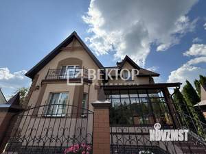 Коттедж 261м², 2-этажный, участок 7 сот.  