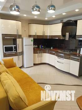 1-к квартира, посуточно, 65м2, 4/10 этаж