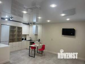 1-к квартира, посуточно, 57м2, 3/10 этаж