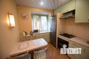 2-к квартира, посуточно, 47м2, 1/1 этаж