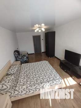 1-к квартира, посуточно, 35м2, 4/8 этаж