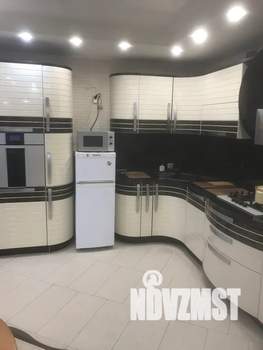 1-к квартира, посуточно, 60м2, 4/10 этаж