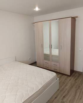 1-к квартира, на длительный срок, 72м2, 4/10 этаж