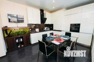 3-к квартира, посуточно, 100м2, 2/4 этаж