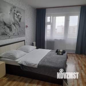 1-к квартира, посуточно, 38м2, 7/10 этаж