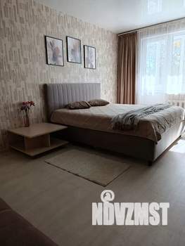 1-к квартира, посуточно, 39м2, 1/9 этаж