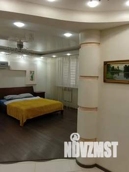 1-к квартира, посуточно, 65м2, 4/10 этаж