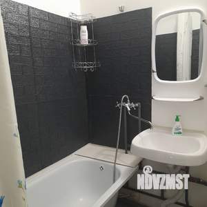 1-к квартира, посуточно, 38м2, 7/10 этаж