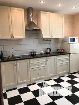 1-к квартира, посуточно, 42м2, 9/10 этаж