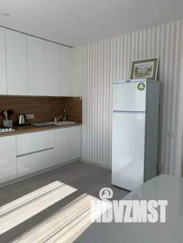 1-к квартира, посуточно, 42м2, 4/10 этаж