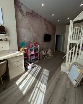 2-к квартира, вторичка, 70м2, 1/5 этаж