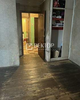 4-к квартира, вторичка, 61м2, 3/5 этаж