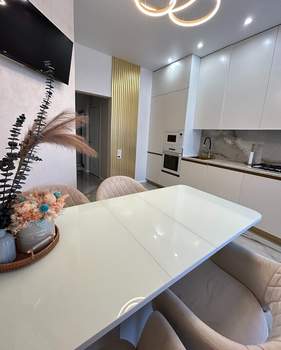 2-к квартира, вторичка, 70м2, 1/5 этаж