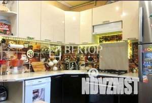 4-к квартира, вторичка, 93м2, 1/3 этаж