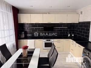 3-к квартира, вторичка, 82м2, 10/17 этаж