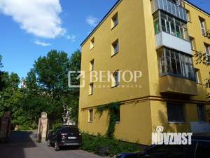 2-к квартира, вторичка, 42м2, 1/4 этаж