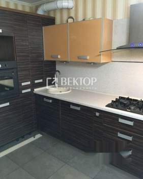 3-к квартира, вторичка, 94м2, 1/5 этаж