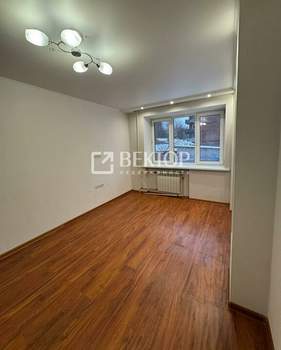 2-к квартира, вторичка, 39м2, 1/5 этаж